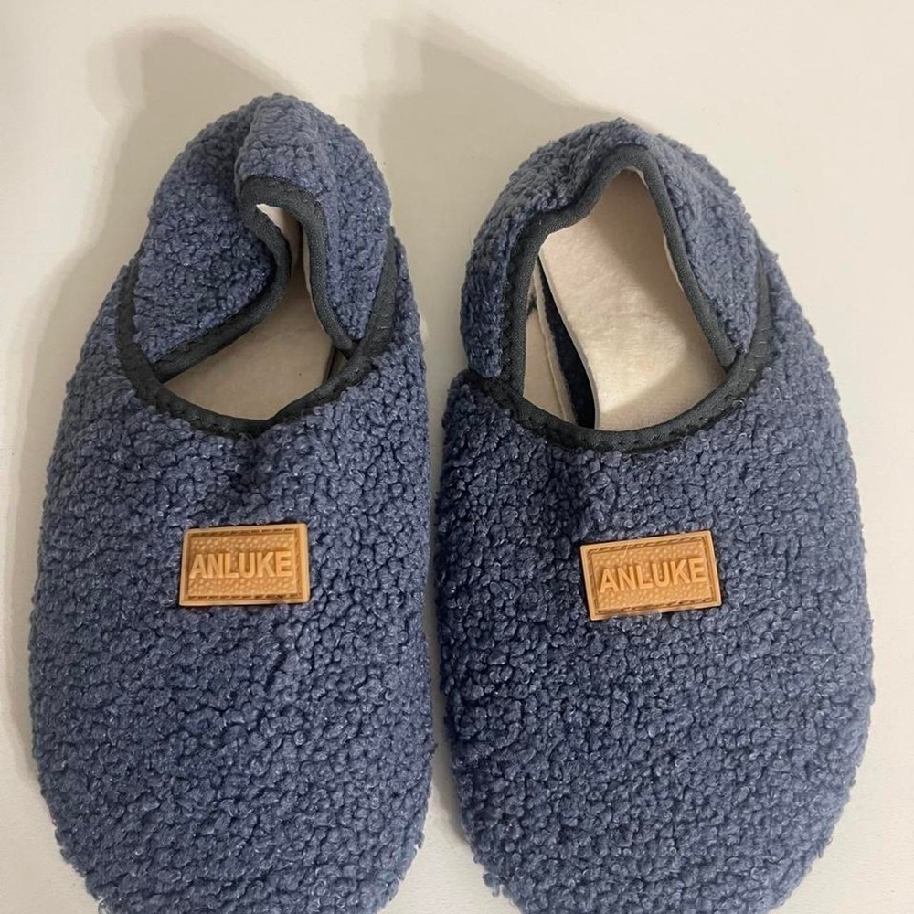 Women's Blue Anluké slippers with textured sole Size 38/39 (USA 7.5-8)